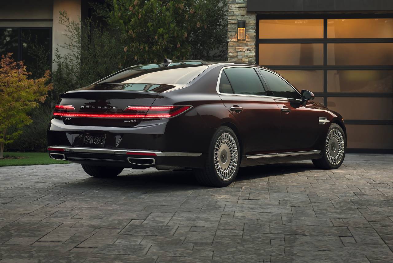 Новая модель Genesis G90 2022 года купить в Украине