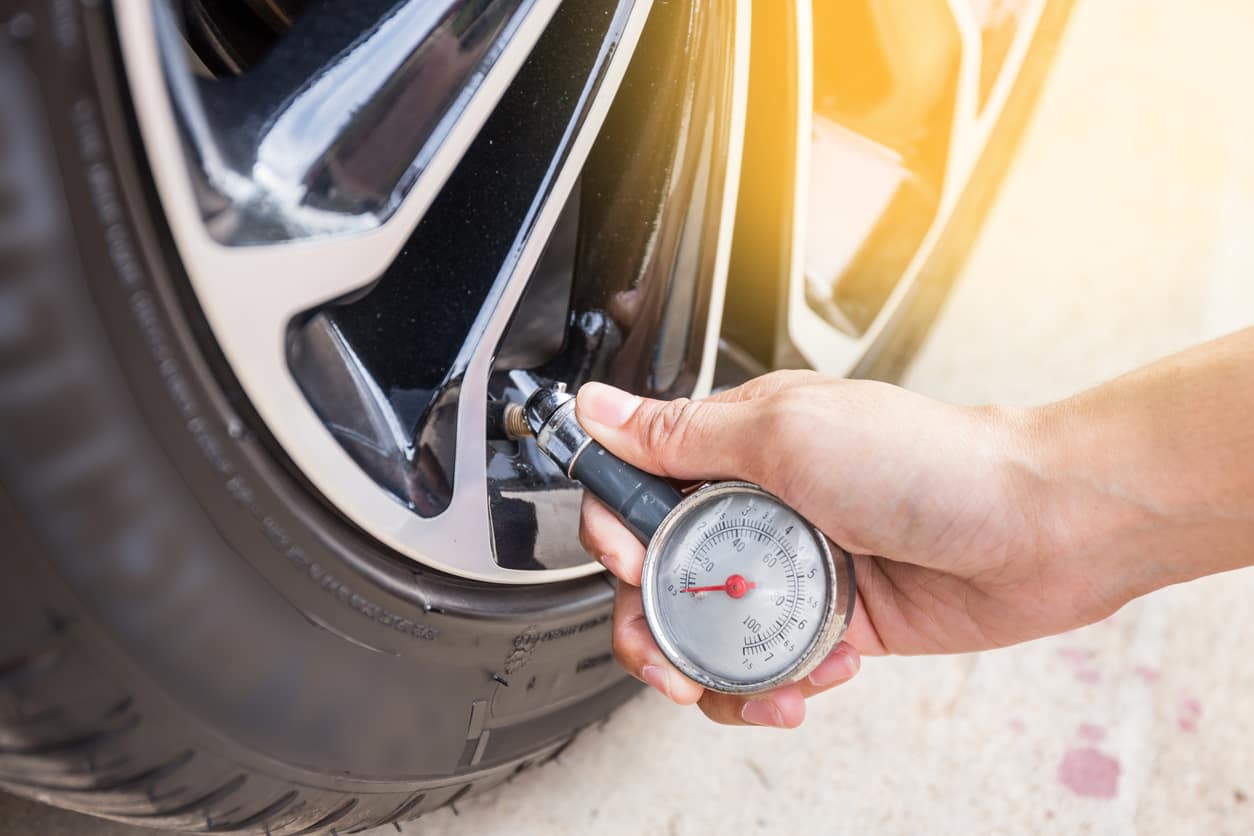 Как давление  в шинах влияет на расход топлива
