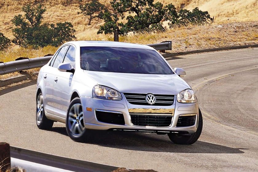 Вибрати Volkswagen Jetta з АКПП до $7 000