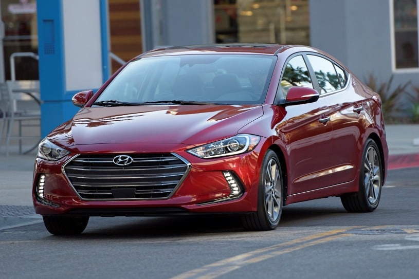 Hyundai Elantra червоного кольору каталог оголошень