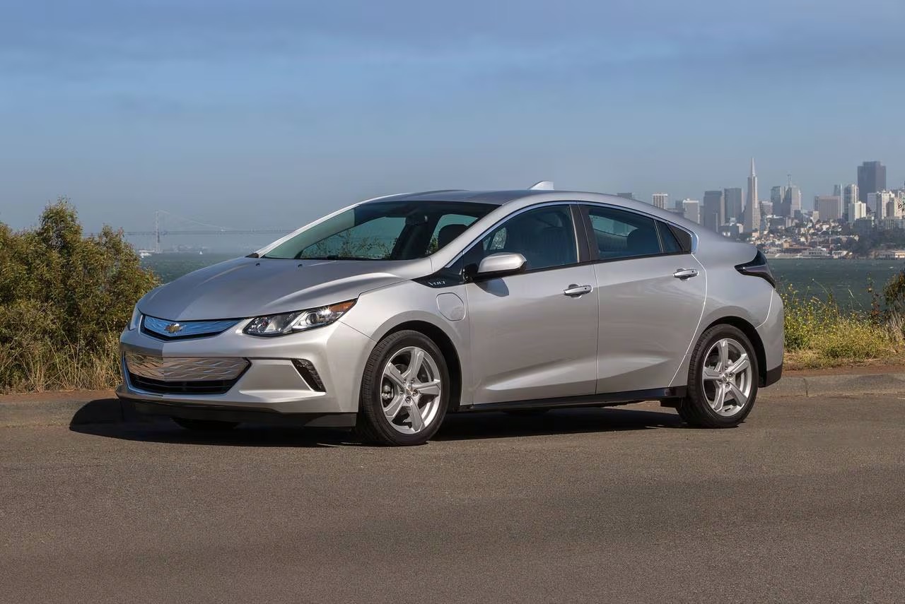 вибрати гібридний Chevrolet Volt 2 (PHEV) зі США