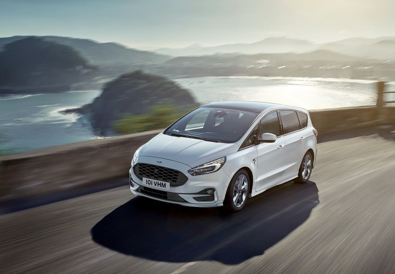 Найти машину Ford S-Max для семьи с детьми