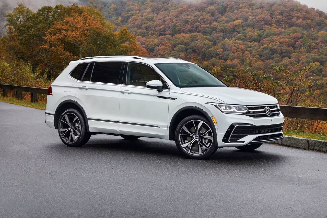 Искать семейный автомобиль Volkswagen Tiguan