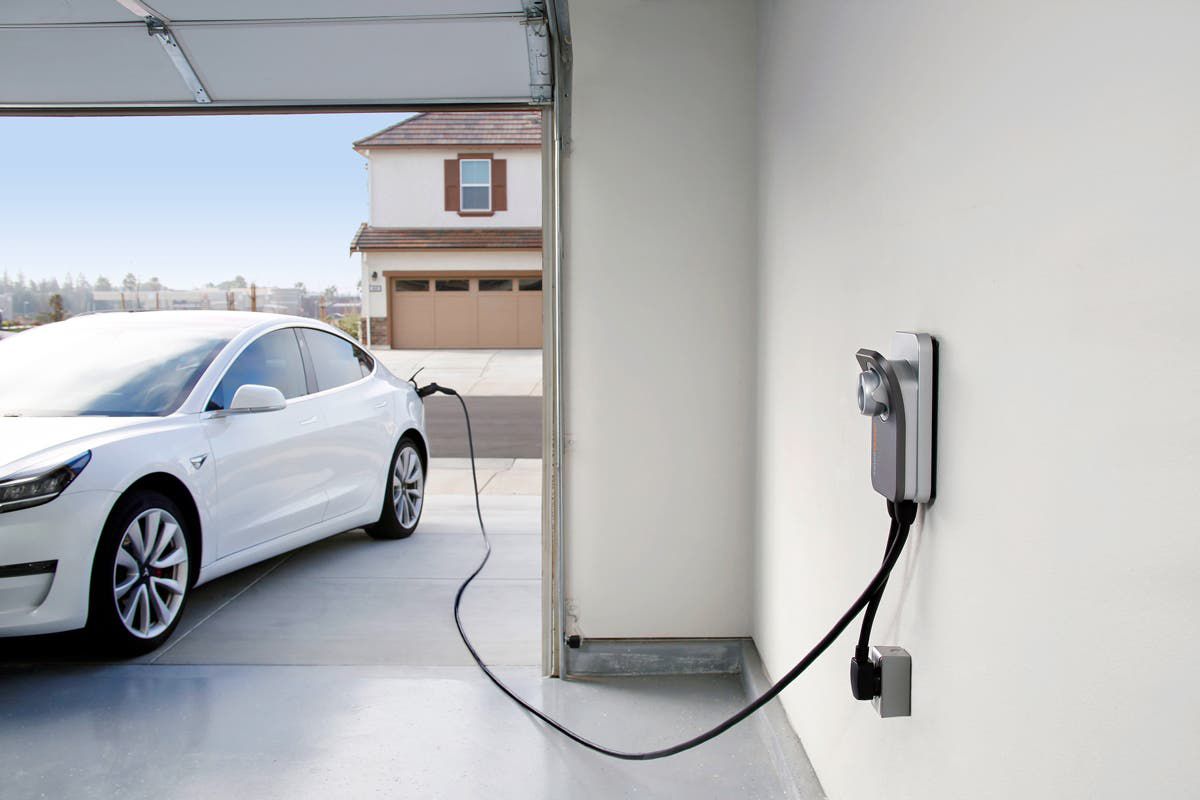Выбрать электромобиль с домашним зарядным устройством в комплекте