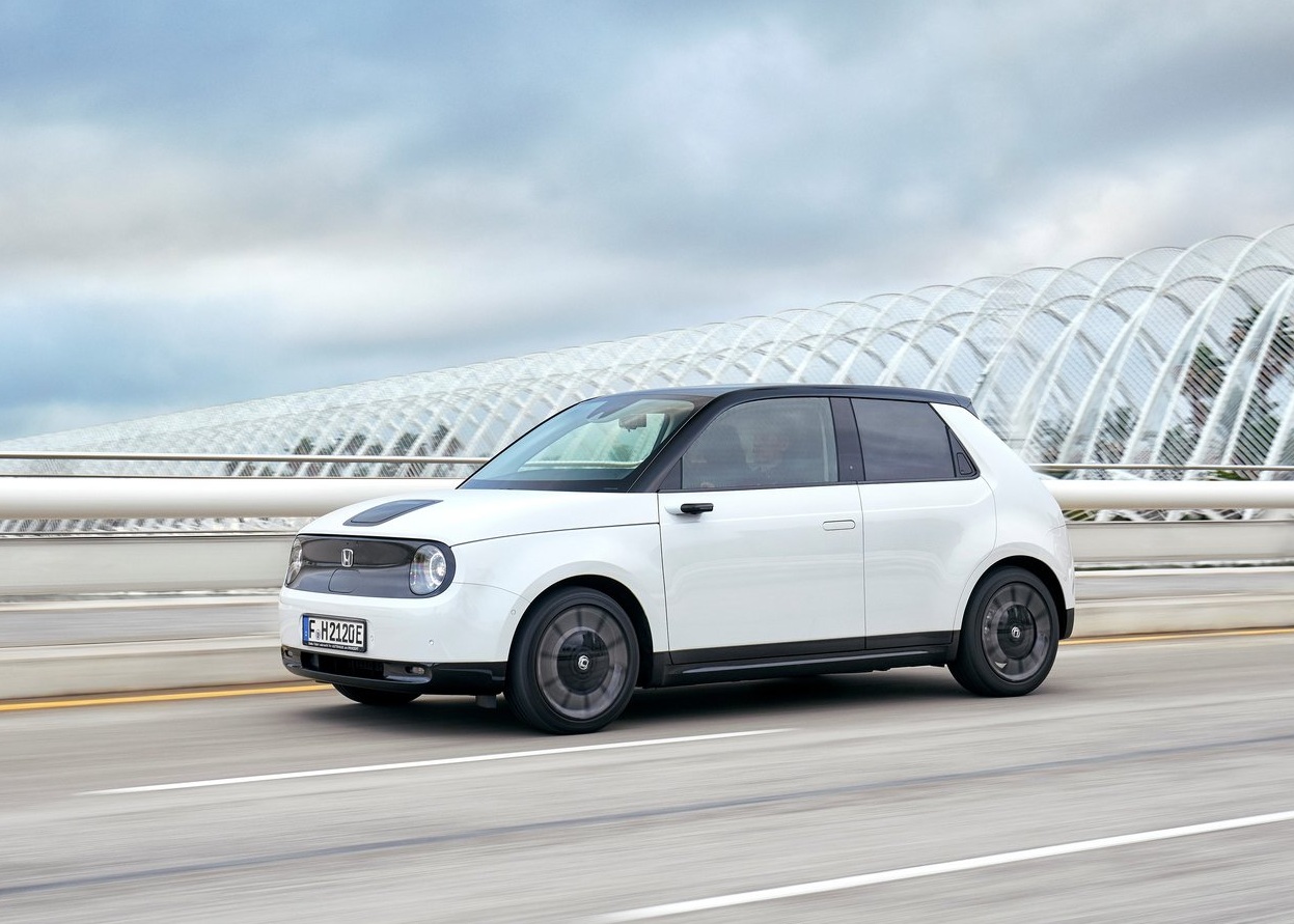 вибрати електрокар Honda e з Європи