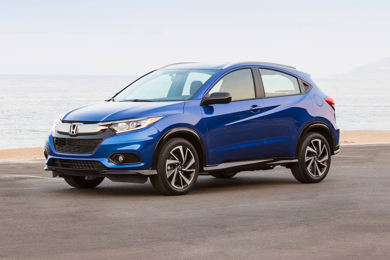 Искать городской кроссовер Honda HR-V