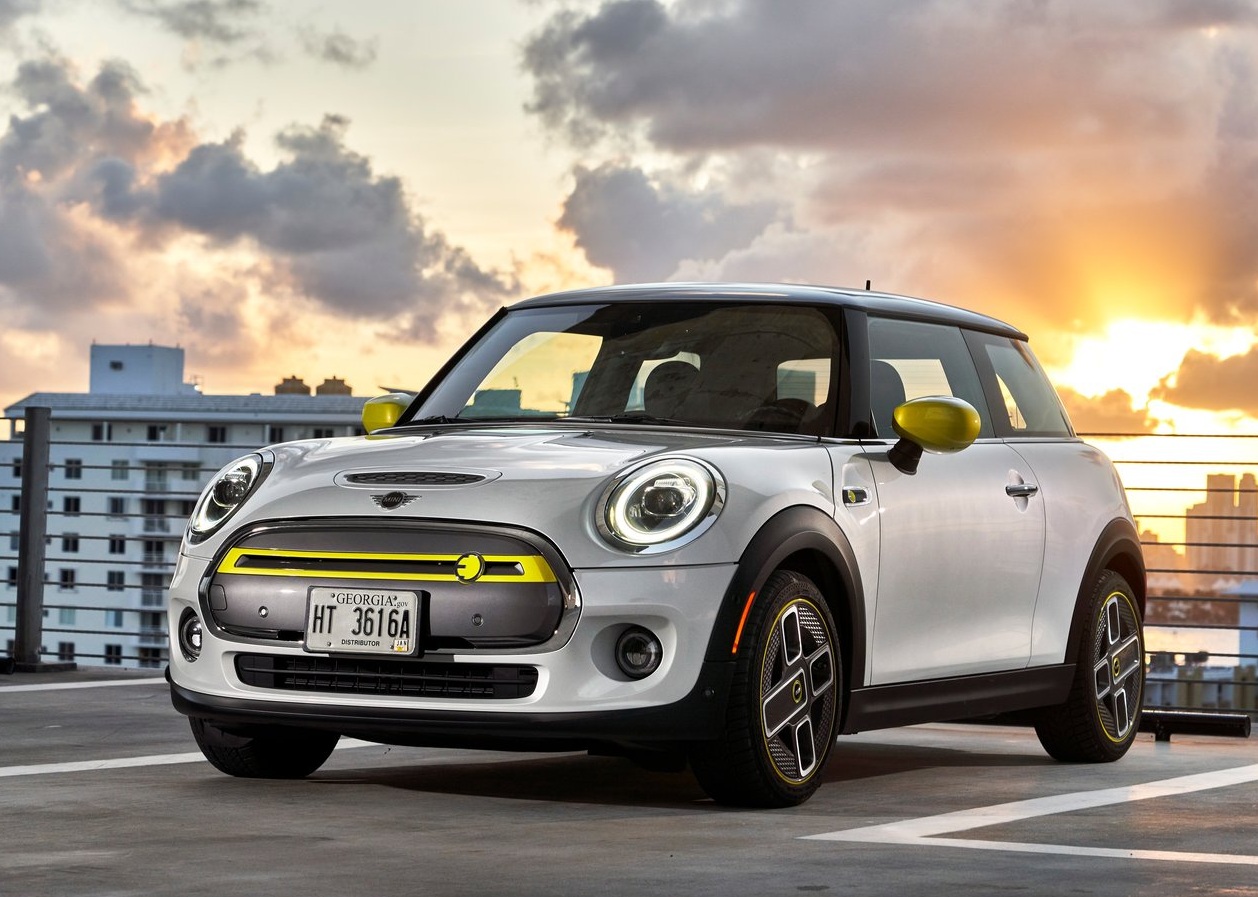 вибрати електромобіль MINI Electric з Європи