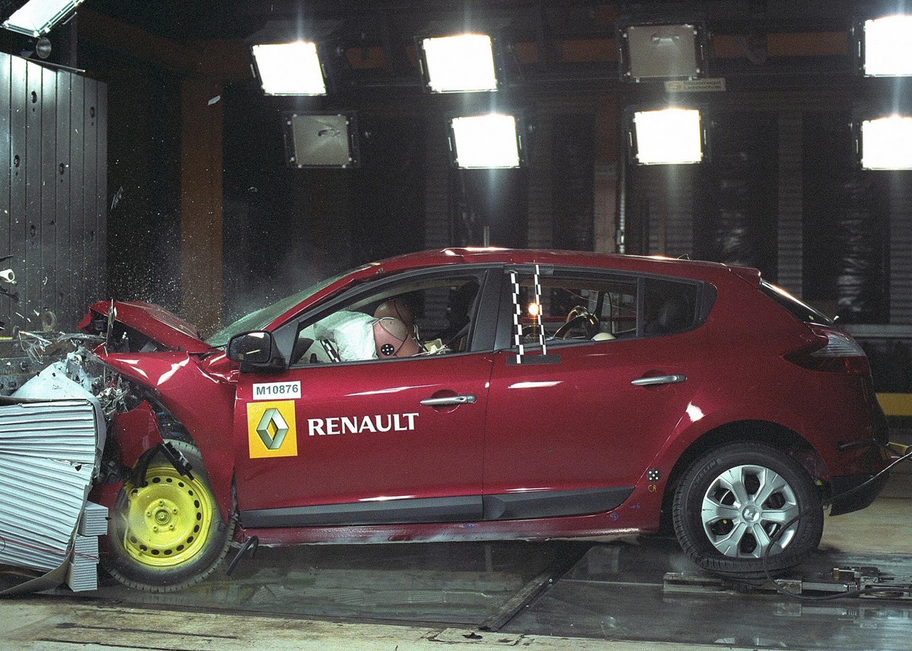 безопасное ли авто Renault Megane
