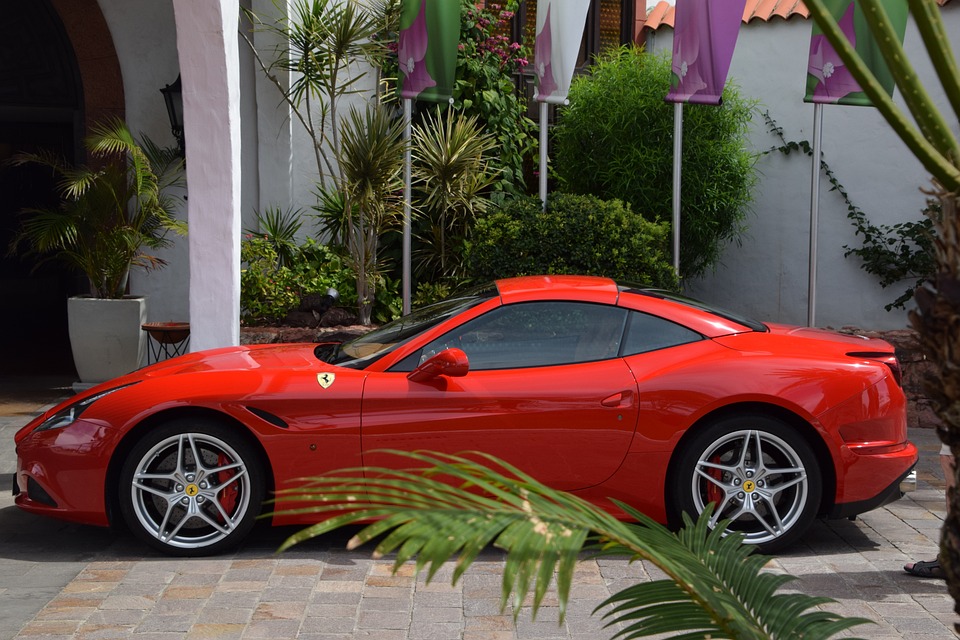 Сервис аренды машин Ferrari в Дубае