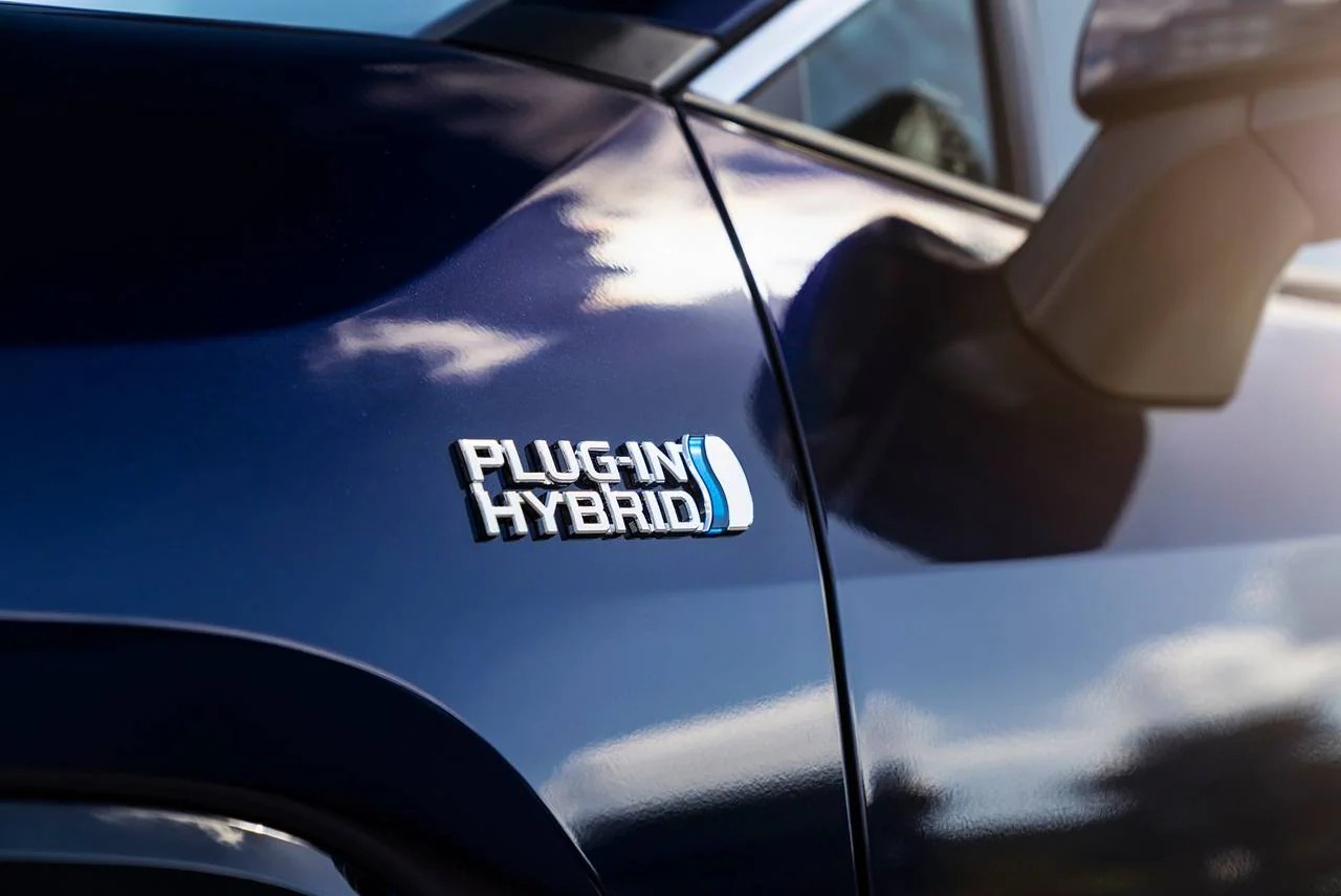 Гібридні автомобілі Які гібриди можуть їхати лише на електротязі