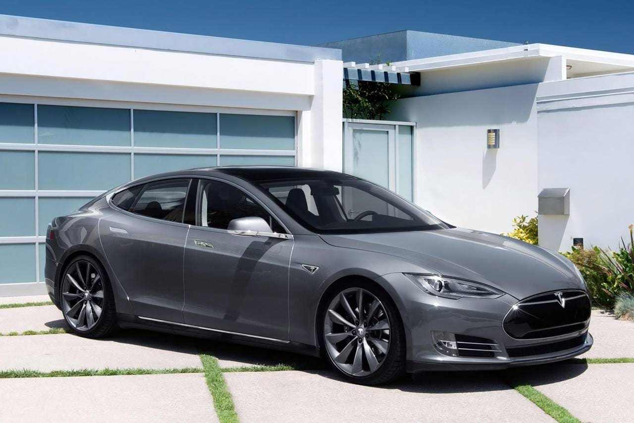 Авто Tesla Model S