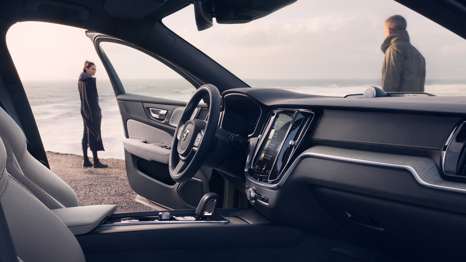 Особенности салона Volvo V60 Cross Country